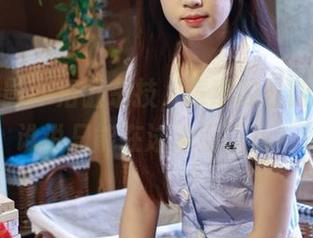 绮梦摄影 – 浴缸杂技，章章的最新图库：谁说只能在泳池里嬉戏？