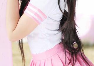 美媛馆 – 方子萱的浴室写真集，框架里的水韵，太想问那条毛巾从哪儿来的！