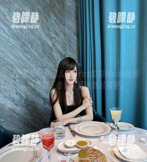社死现场！腐团儿Ikaros的荆轲cos图册，让我对王者荣耀重新燃起希望。