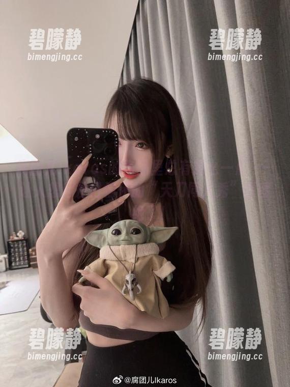 腐团儿Ikaros的作品里总有那么一点……让人想起往日情怀的“天刀同人秀”原图，绝了！