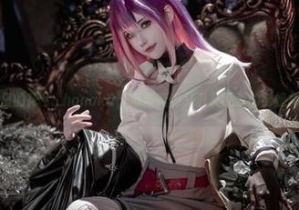 套图里的花兮_honoka，怎样掩饰又丑又可爱的御姐角色？