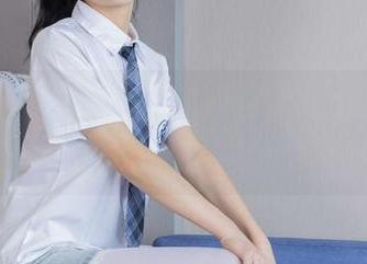 袜啵啵 – 小沫的校园写真：爱在校服裤里蔓延，下载一缕情绪吧！