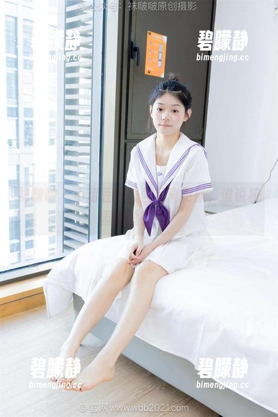 袜啵啵 - 小甜豆的校园写真更新，谁说校园里没有撩？