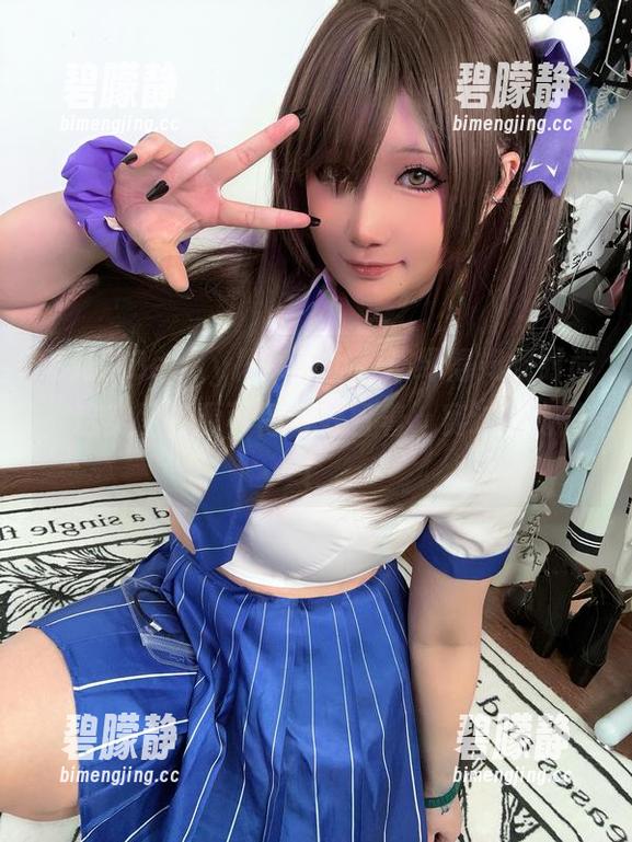 贝贝琪Becky把“护士”演绎得如此时尚，这美图资源可得好好留着，赛过护身符！