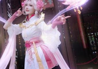 露儿大魔王的礼服精选：当她开门的那一刻，我差点把茶水喷出来了！