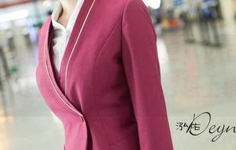 青豆客 – 颜美汐办公室写真：就算工作再忙，还是有人无时无刻想上镜！