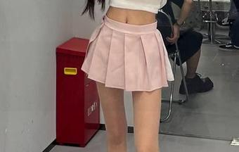 微密圈 – 一锅两重天的气质：黎允熙的厨娘写真全集，料理在她眼里都是背景。